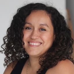 Head shot for Valerie Medina Hurst