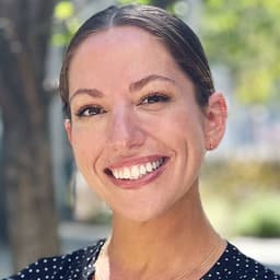 Head shot for Elizabeth Collentine-Cole