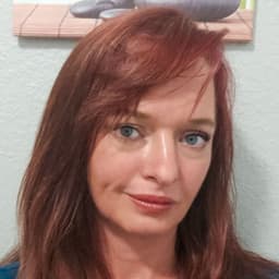 Head shot for Lea Ayer
