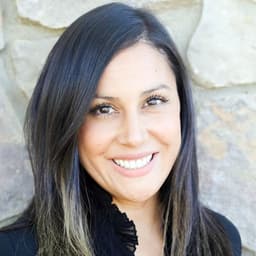 Head shot for Claudia De Casas