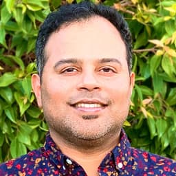 Head shot for Asish Purushan