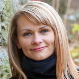 Head shot for Crystal Widmann