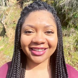 Head shot for Maya Holmes
