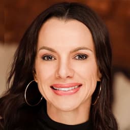 Head shot for Leticia Ferraro