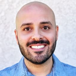 Head shot for Armen Youssefians