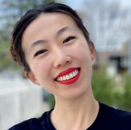 Head shot for Na Li