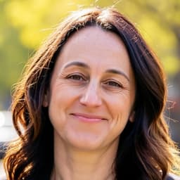 Head shot for Jonna Revitz