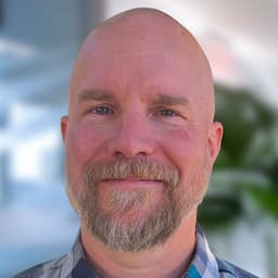 Head shot for Neil Steinert