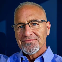 Head shot for Daniel Mulloy