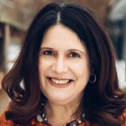 Head shot for Meredith Kellman