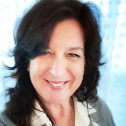 Head shot for Kathleen Donahue