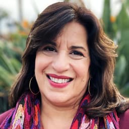 Head shot for Leticia Elias