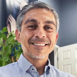 Head shot for Juan Carlos Fernandez