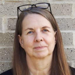 Head shot for Bonnie Scarborough
