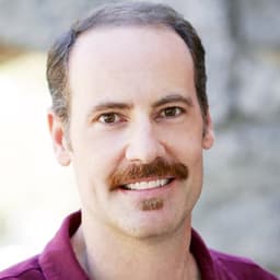 Head shot for Steve Gratwick
