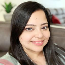 Head shot for Aisha Ishtiaq