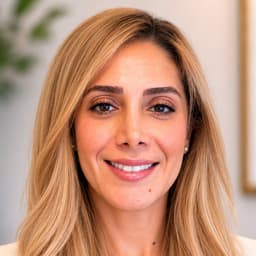 Head shot for Ofelia Oundjian