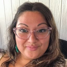 Head shot for America Cardona