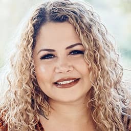Head shot for Jessica Flowers-Guerrero