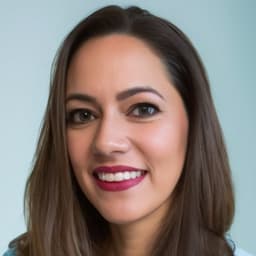 Head shot for Amy Lovelace
