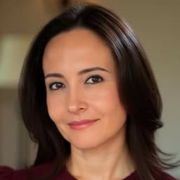 Head shot for Veronica Alvarez