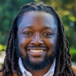 Head shot for Maurice Turman