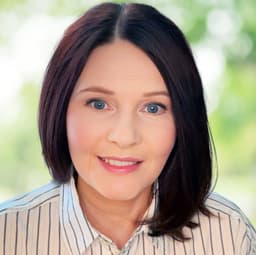 Head shot for Colleen Makowsky