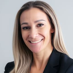 Head shot for Deb Roseberry