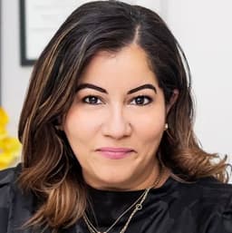 Head shot for Angelica Romero