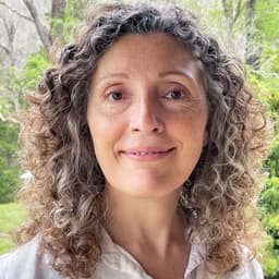 Head shot for Becky Astarita King