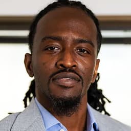 Head shot for Efrem Bryant