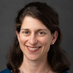 Head shot for Susanna Shapiro