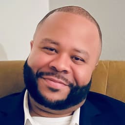 Head shot for Calvin Thompson