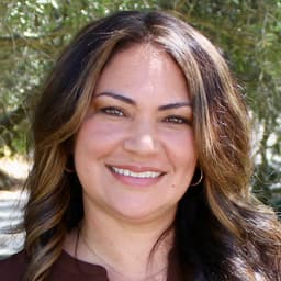 Head shot for Karen Martinez