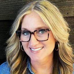 Head shot for Kim Forcier