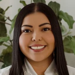 Head shot for Verenice Torres