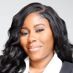 Head shot for Jalinia Logan