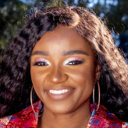 Head shot for Shandria Carter