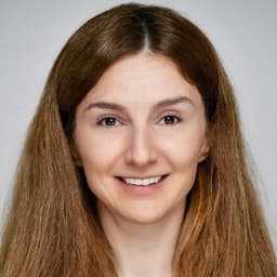 Head shot for Julianne Cesbron