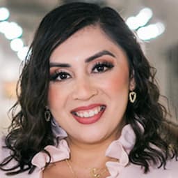 Head shot for Claudia Sotelo