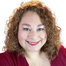 Head shot for Maira Hernandez