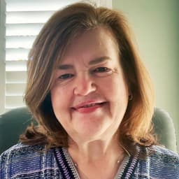Head shot for Joni Loehrig
