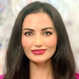Head shot for Nahid Fattahi