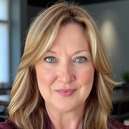 Head shot for Cynthia Bishop