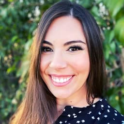 Head shot for Andrea Hernandez