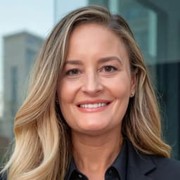 Head shot for Rachelle Thomas