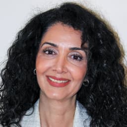 Head shot for Stella Petros