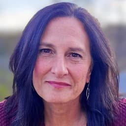Head shot for Elizabeth Rabian