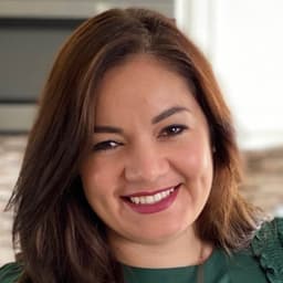 Head shot for Yesenia Perez