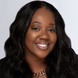 Head shot for Chelita Holland